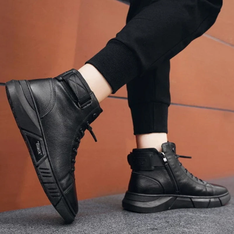 ThermalTrek ™ - Warm black leather boots